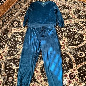 ladies top & bottom set size XL